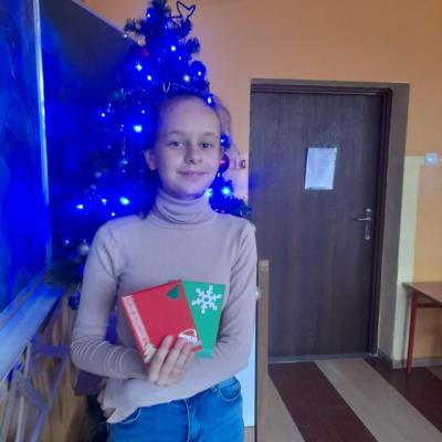 Młodzież szkolna przygotowała kartki Bożonarodzeniowe dla Chorych z naszej Parafii