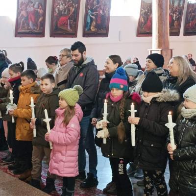 05.02.2023 r. - Dzieci do I Komunii Św. przyniosły świece od chrztu św.